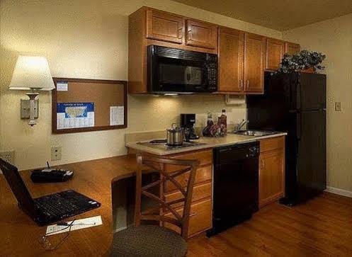 Candlewood Wake Forest-raleigh Area By Ihg Hotel 2*