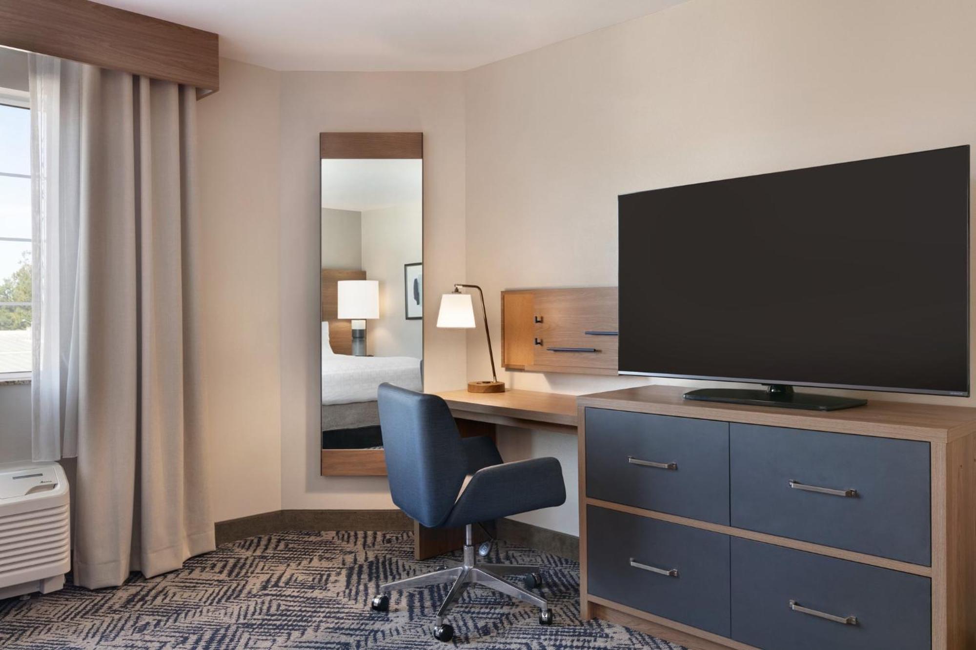 Hotel Candlewood Wake Forest-raleigh Area By Ihg 2*